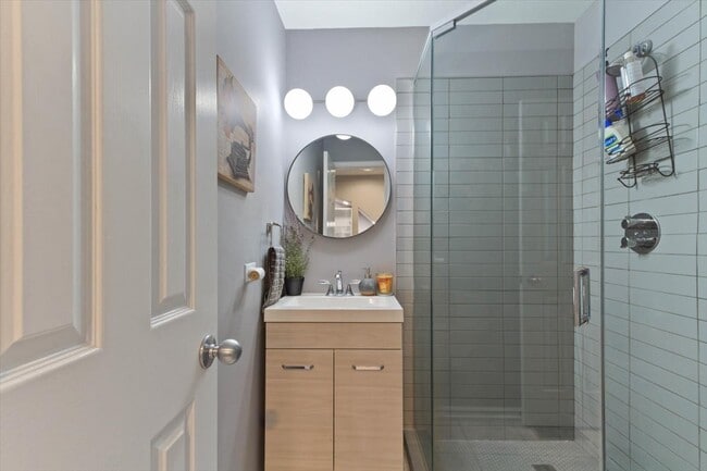 Photo - 2744 N Janssen Ave