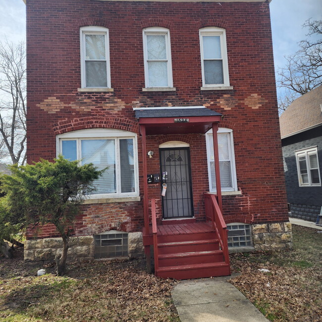 Building Photo - 1528 Thorn St Unit First floor