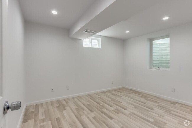 Building Photo - 7520 W Bails Ave Rental
