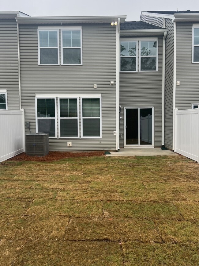 Photo - 1675 Hallview Ct