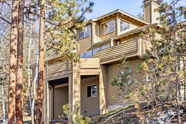 Building Photo - Unfurnished - 5BR - 3.5BA Forest Retreat in Northwest Bend