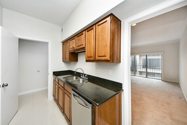 Photo - 2400 N Braeswood Blvd Unit 324