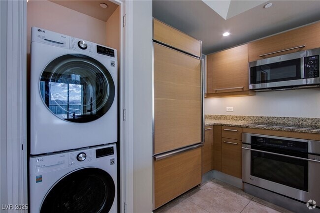 Building Photo - 222 Karen Ave Unit 2303 Rental