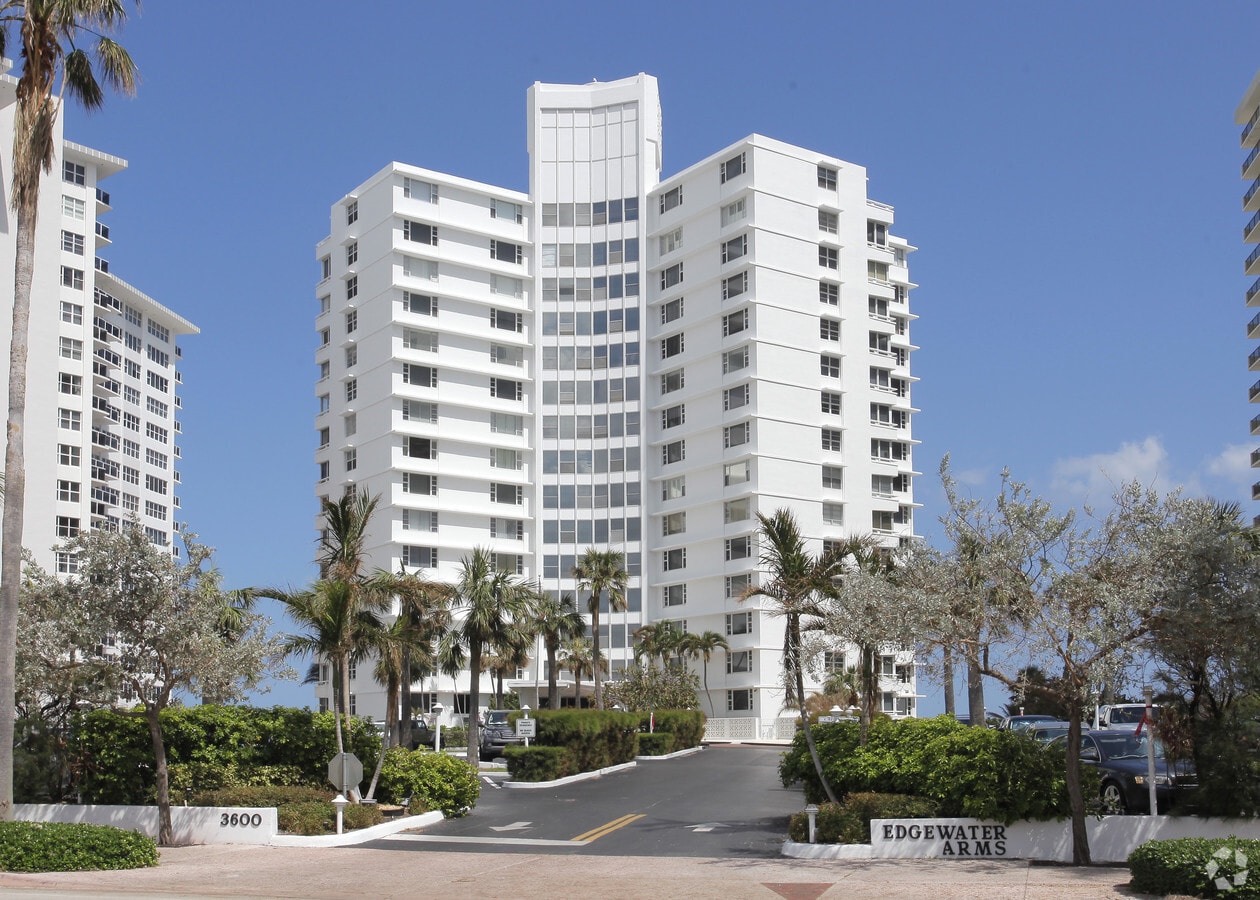 Photo - Edgewater Arms