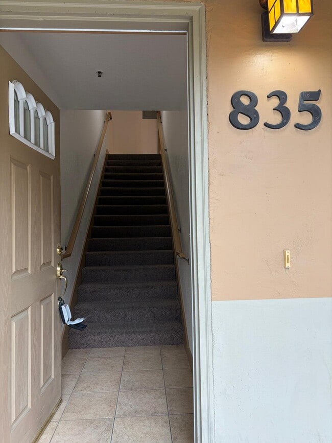 Photo - 835 H St Unit 1