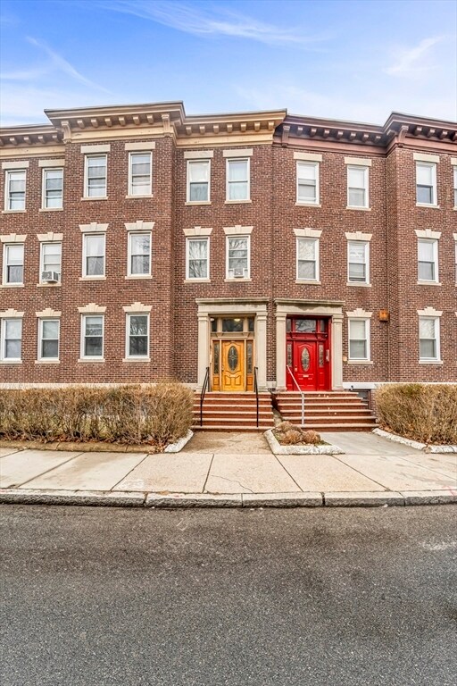 86 Winthrop St