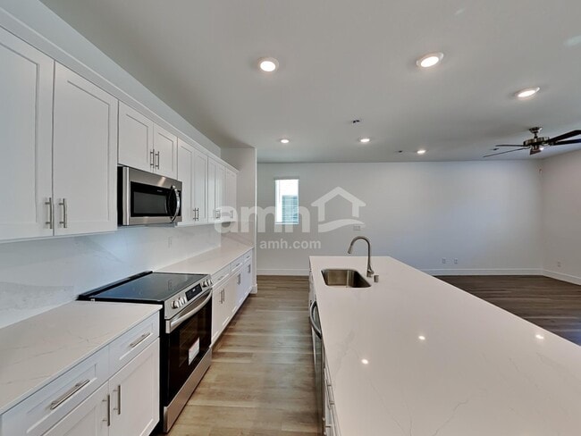 Photo - 5856 Vaes Dothrak St