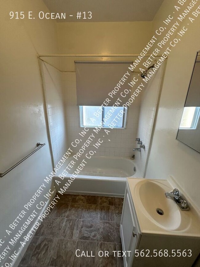 Photo - 915 E. Ocean-#13 Unidad #13