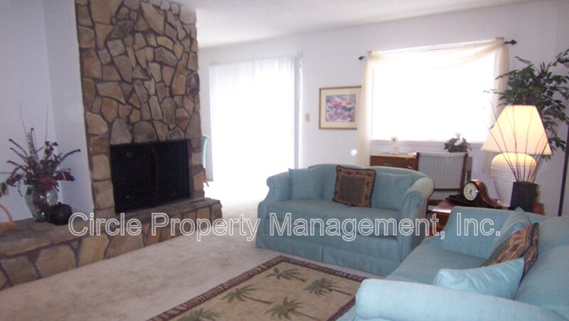 Photo - 2021 Highridge Dr SW Unit 17B