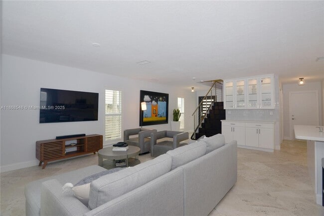 Photo - 3081 Matilda St