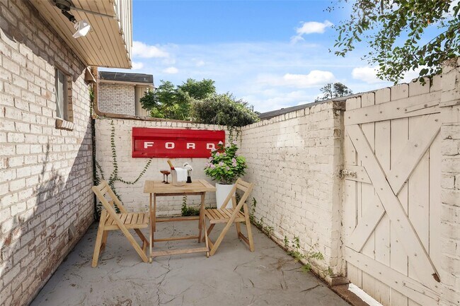 Photo - 1951 Stoney Brook Dr Unidad 1951