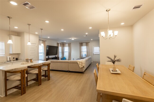 Photo - 32422 Clouser Crawdad Ct