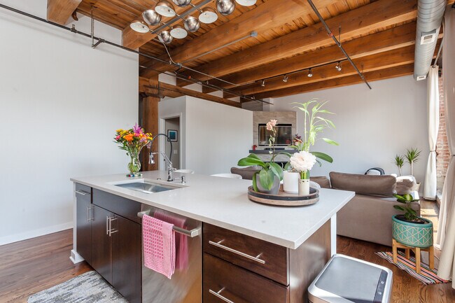 Photo - 1750 N Wolcott Ave Unit 108