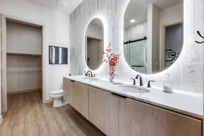 Photo - Bishop Canopy