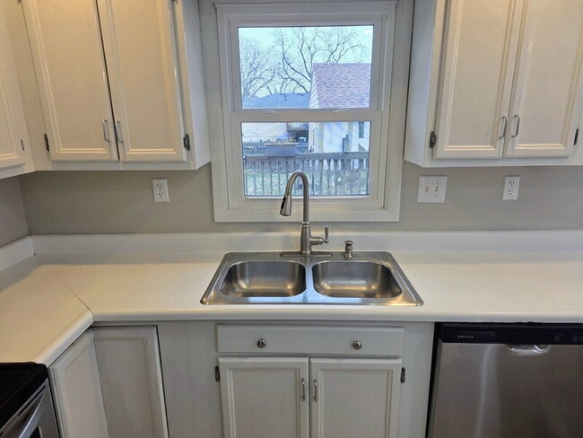 Photo - 4405 68th St