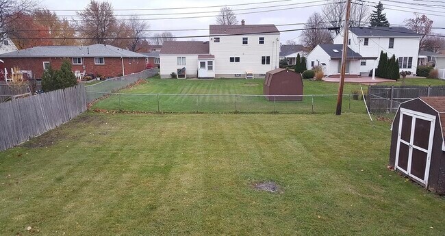 Photo - 235 Argus Dr Unit Lower