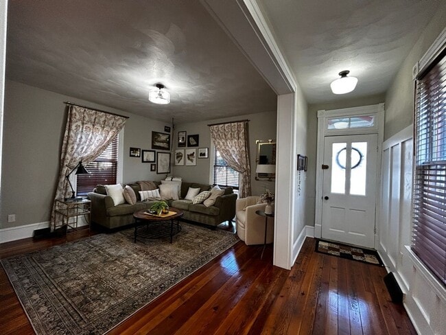 Photo - Cozy & Updated - 3 BR home in Old SW!