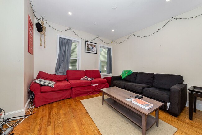 Photo - 5 BED/2 BATH ON CALUMET ST. FOR 9/1/2026 WITH CENTRAL AIR