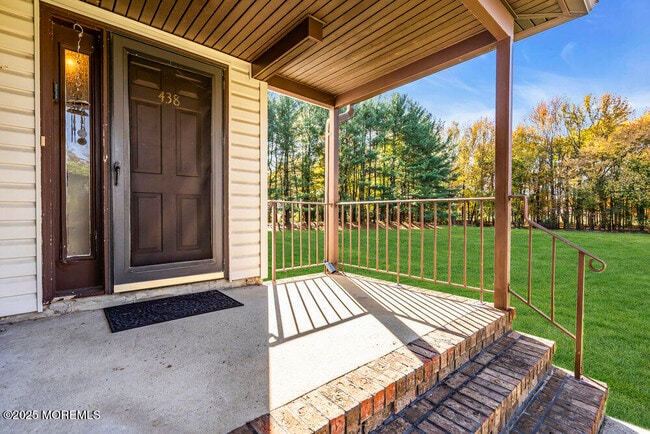 Photo - 438 Oak Knoll Dr