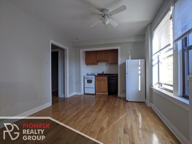 Photo - 737 W Belmont Ave Unit 214-RA