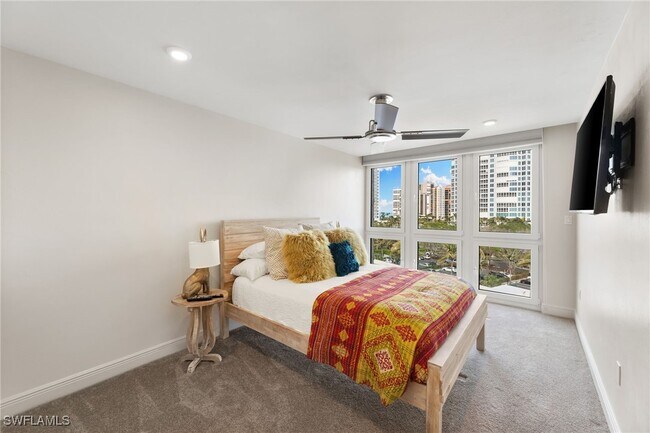 Building Photo - 4031 Gulf Shore Blvd N Unit 7D Rental