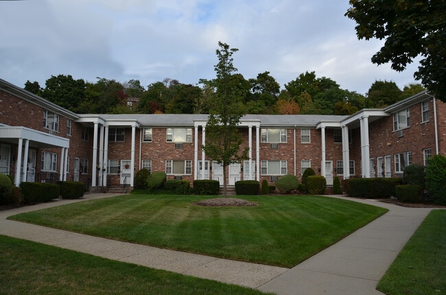 Pompton Hills