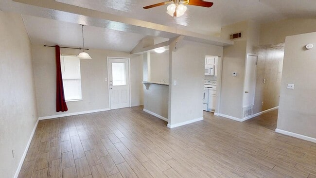 Photo - Charming 3 bedroom, 2 bath property in Cop... Apartment