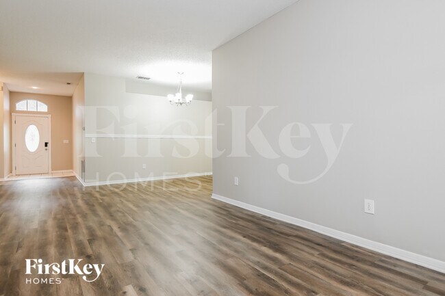 Photo - 495 Lancer Oak Dr