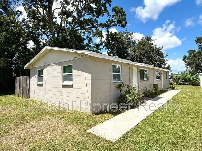 Building Photo - 2576 42nd Ave N Unit APT A