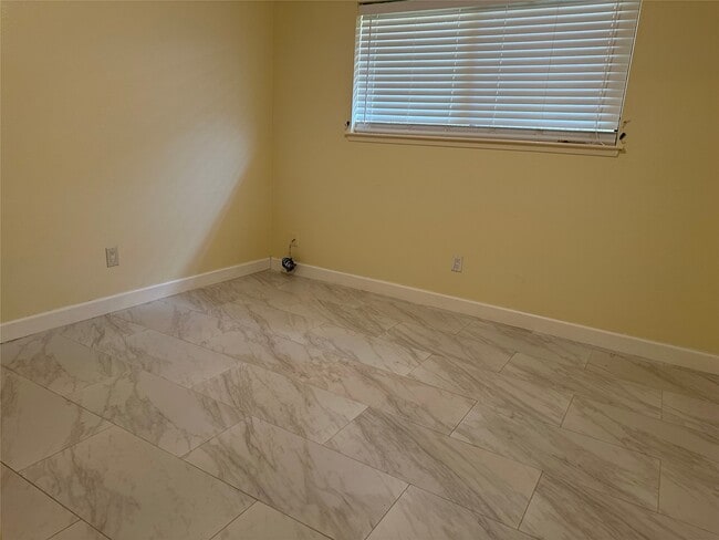 Photo - 2826 Green Fields Dr