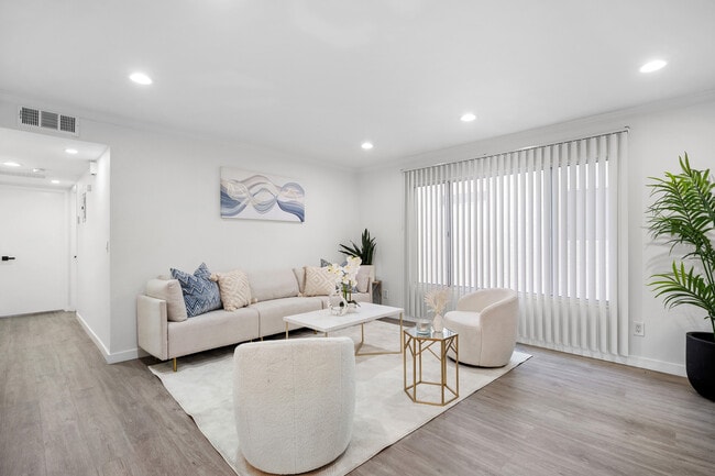 Photo - 408 Burchett St Unit 5