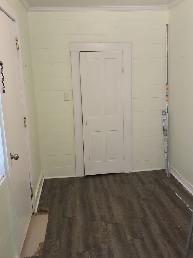 Photo - 505 Ave 2 NE