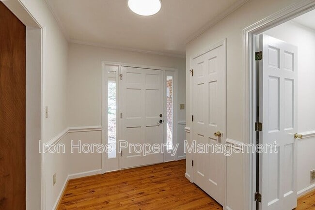 Photo - 1060 Windbrooke Ct