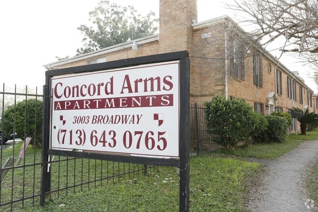 Photo - Concord Arms