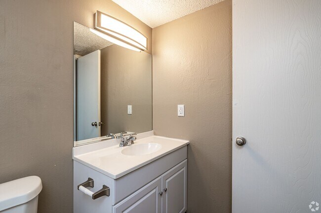 Oakbrook Terrace Apartments