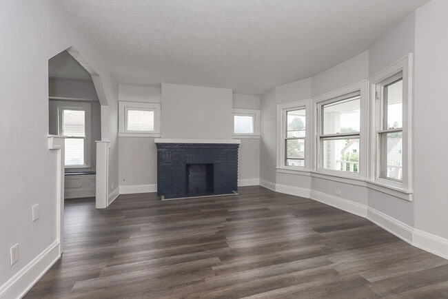 Photo - 4930 E 108th St Unit Up