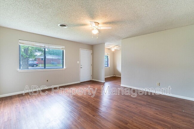 Photo - 2217 W Alpine Cir