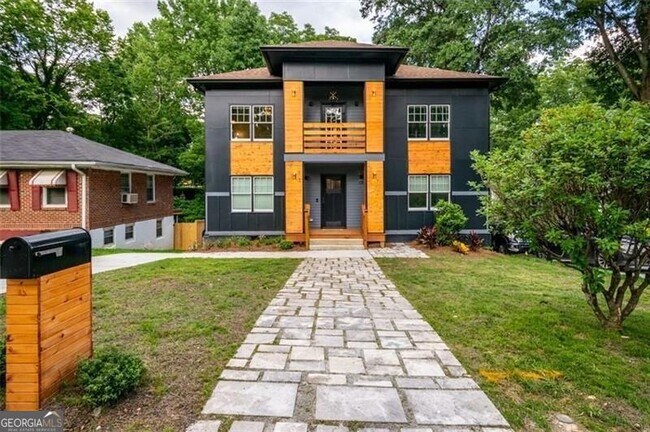 Photo - 120 Woodbine Cir SE