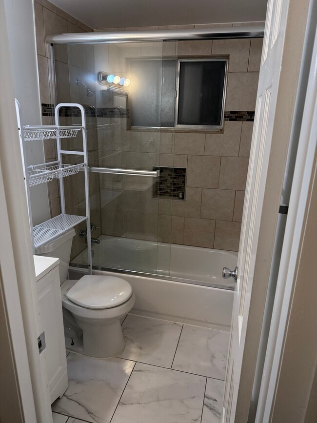 Photo - 1410 S Ash St Unit #1