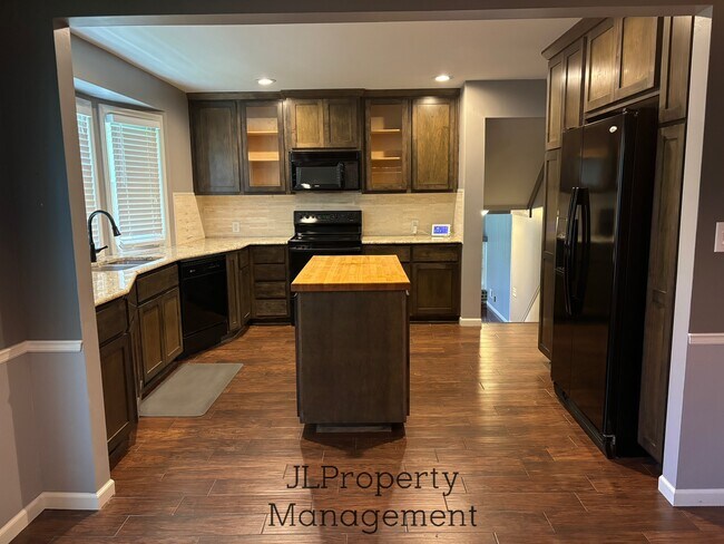 Photo - 10001 Century Ln