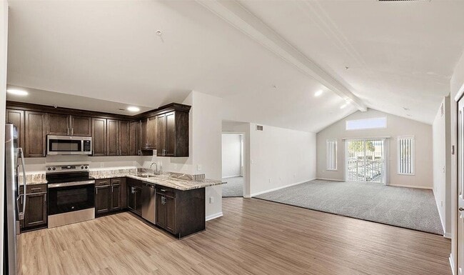 Photo - 8292 Heywood Cir