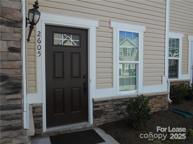 Photo - 2605 Silverthorn Dr