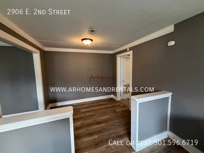 Photo - 2906 E 2nd St