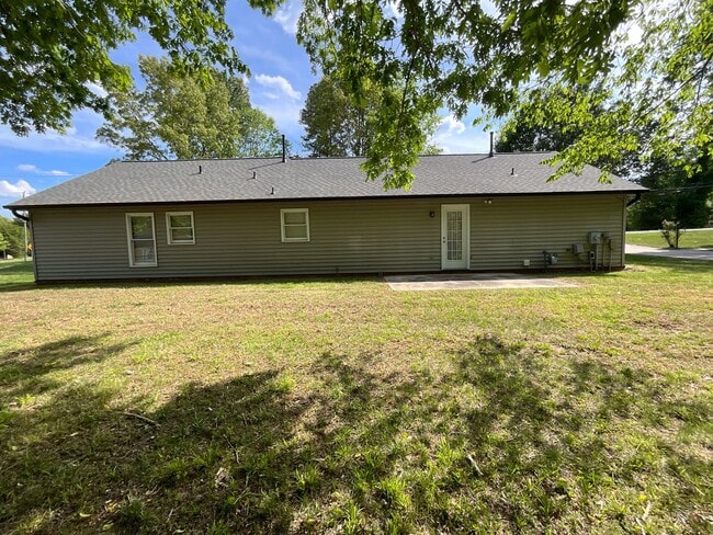 Photo - 2553 Old Mill Rd