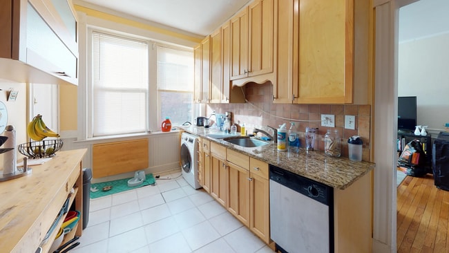 Photo - 129 Chiswick Rd