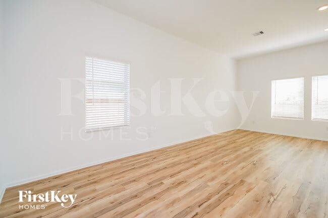 433 Maple Bnd Ln