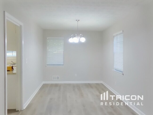 Photo - 30 Carriage Cir