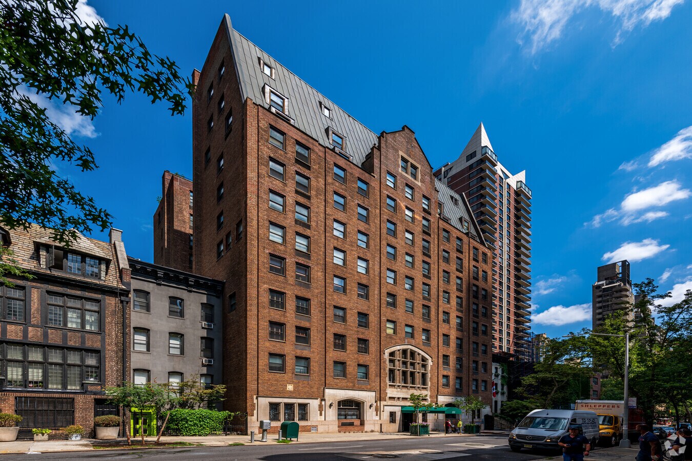 Building Photo - 235 E 49th St