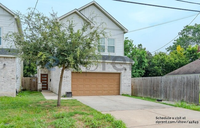 Photo - 4521 Clover St