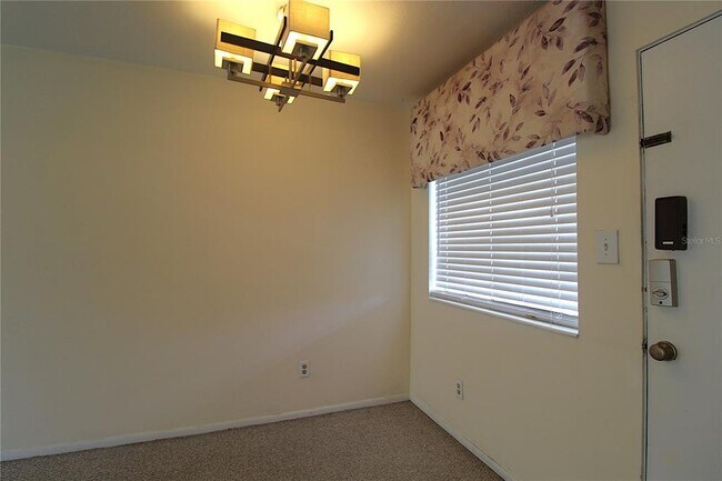 Photo - 3101 Bee Ridge Rd Unidad 209